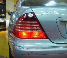 卓宏貿易公司 提供臺灣進口之右軚汽車燈飾部品,歐盟認證,保證不滲水,附設產品保養,設有安裝服務
